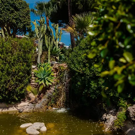 Vacation In The Location, With Terrace And Pool In Center *