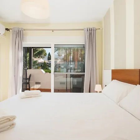 Vacation In The Location, With Terrace And Pool In Center