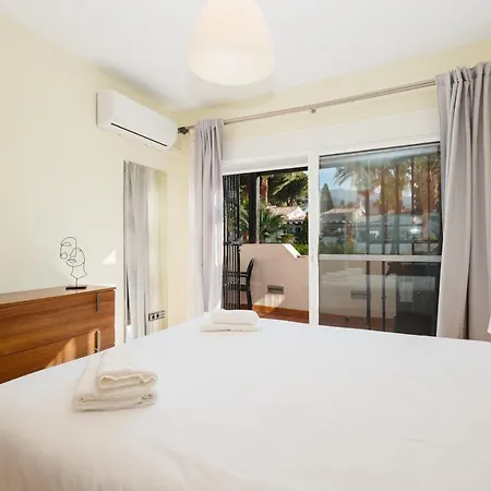 Vacation In The Location, With Terrace And Pool In Center