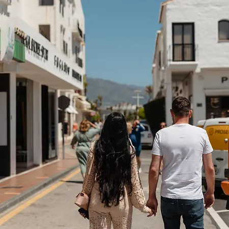 Vacation In The Location, With Terrace And Pool In Center *