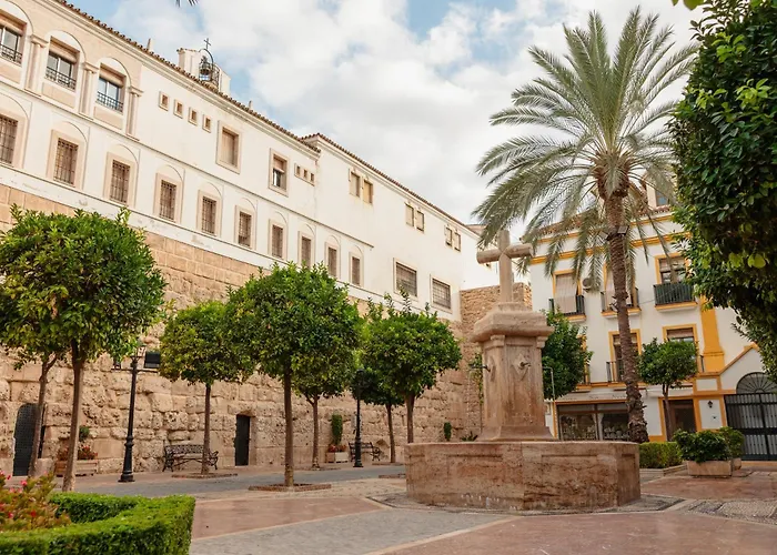 Vacation In The Location, With Terrace And Pool In Center